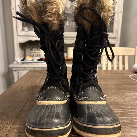Sorel Boots - Picture 1 of 4